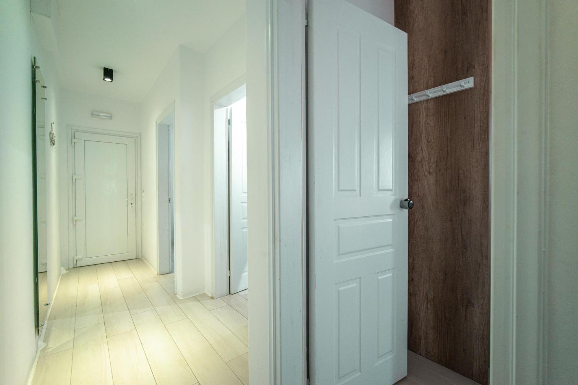 Anius Aparthotel 3*